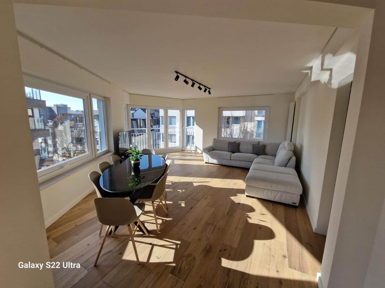 Luxury Renovated 3 Rooms Apartment Oostende Exterior foto